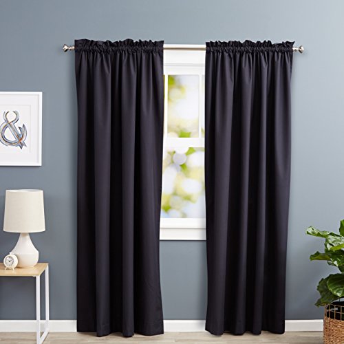 AmazonBasics - Cortinas opacas con aislamiento térmico y alzapaños, 1 unidad, 135 x 244 cm, Negro