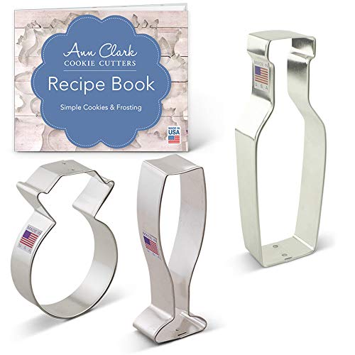 Ann Clark Cookie Cutters Juego de 3 cortadores de galletas boda/compromiso con libro de recetas, sortija de diamantes, copa y botella de champán o vino