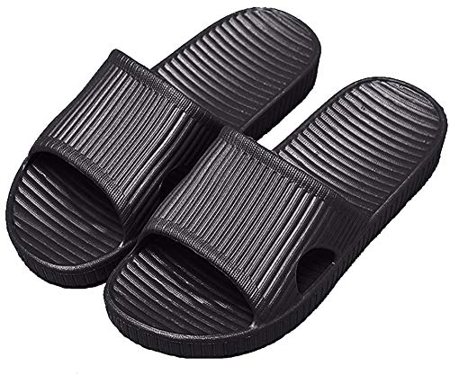 APIKA Zapatillas Antideslizantes para Mujeres Y Hombres Uso En Interiores Uso Al Aire Libre Baño Sandalia Suela De Espuma Suave Zapatos De Piscina Casa Hogar Slide(Negro,42/43 EU)