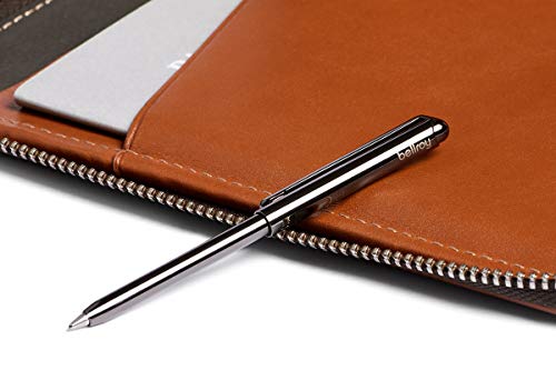 Bellroy Travel Folio, Funda de Piel Premium para Viajes, protección RFID (Caben 2 pasaportes, 4-8 Tarjetas, Tarjetas de embarque, Dinero y un bolígrafo) - Caramel