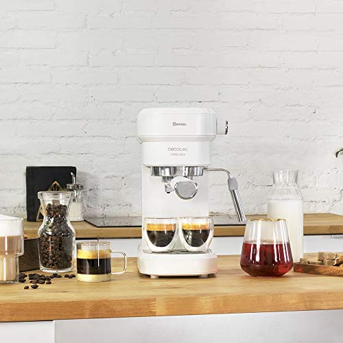 Cecotec Cafetera Espresso Cafelizzia 790 White.Sistema de rápido Calentamiento, 20 Bares, Modo Auto para 1 y 2 cafés, vaporizador orientable,depósito 1,2 litros