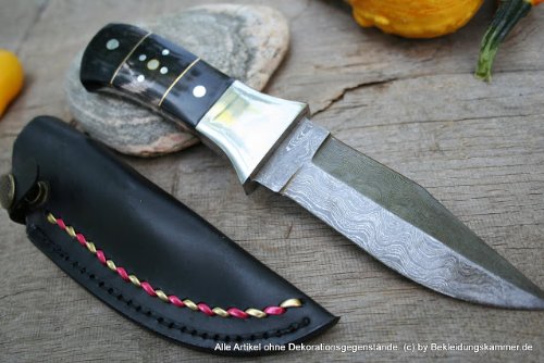 Damast - Cuchillo de Caza con Mango de Cuerno de búfalo y Cruz de Acero de Damasco