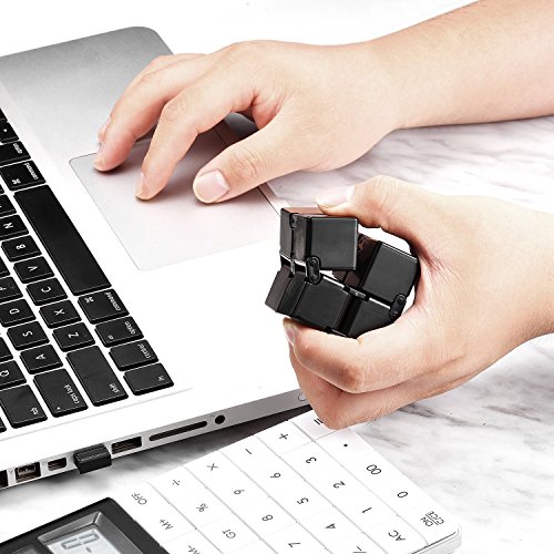 Funxim Infinity Cube Toy para Adultos y niños, versión Nueva Fidget Finger Toy Stress y Ansiedad, Killing Time Fidget Toys Infinite Cube para Office Staff (Negro)