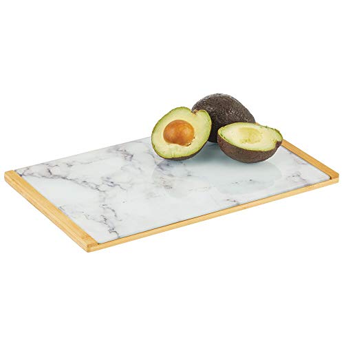 mDesign Bandeja decorativa con diseño marmolado – Bandeja rectangular para cocina, baño y oficina – Organizador de cocina para té, café, desayuno y tapas en bambú y cristal – blanco, gris y bambú