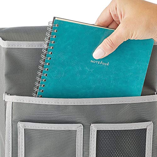 mDesign Bolsa para Colgar de la Cama – Organizador de Tela con 4 Compartimentos y Soporte para Botellas – Organizador con Bolsillos de poliéster para Libros, revistas, móvil, Botella, etc. – Gris