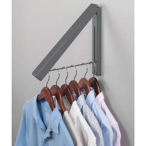 mDesign Colgador abatible para tendedero – Escuadra metálica para Colgar Todo Tipo de Prendas – Perchero de Pared Plegable con Barra para Colgar Perchas de Ropa – Gris Pizarra