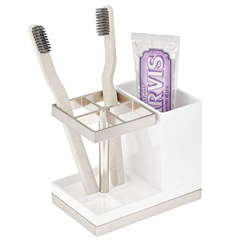 mDesign Soporte para cepillos de dientes independiente – Portacepillos con espacio para 4 cepillos dentales y dentífrico – Organizador de productos de higiene dental – blanco y plateado mate