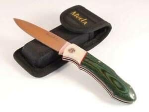 Muela Navaja GT-8G.B hoja de acero MoVa de 8 cm y empuñadura de micarta hueso y verde para Caza, Pesca, Supervivencia y Bushcraft Realizado en Ciudad Real + Portabotellas de regalo