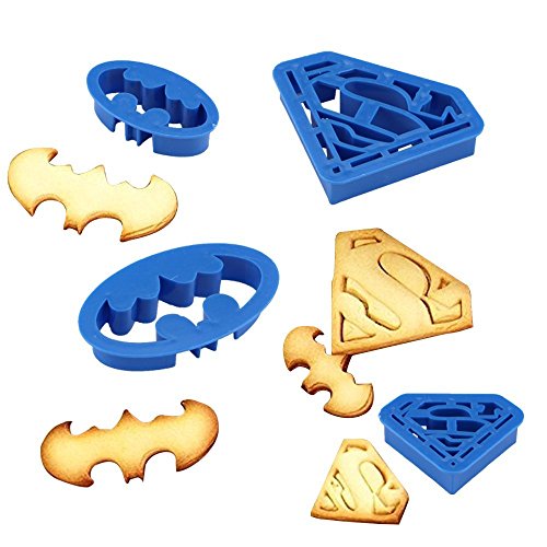 Anokay 4 pcs Set de Moldes Galletas de Superhéroes Superman y Batman para Niños- Cortapastas Bebé para Frutas Cortador Repostería para Decoración DIY de Tartas Postres Cookies Fondant Horno y Pan