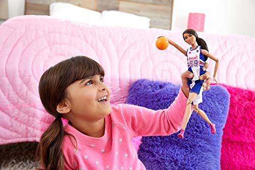 Barbie Fashionista Made To Move, muñeca jugadora de baloncesto con accesorios (Mattel FXP06)