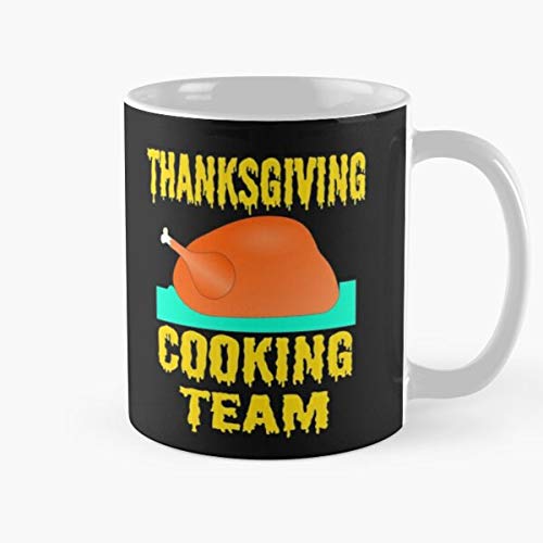 Day Dinner Cute Turkey Happy Thanksgiving Design Team Cooking Taza de café con Leche 11 oz