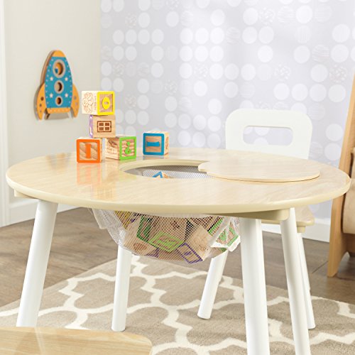 KidKraft 27027- Mesa de madera redonda natural y blanca con 2 sillas, para sala de juegos para niños / muebles de dormitorio , Color Natural y Blanco