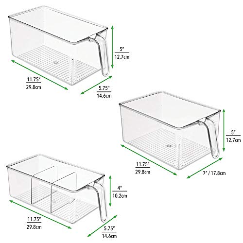 mDesign Juego de 3 cajas de almacenamiento de plástico – Ideal para la cocina o como cajón organizador de frigorífico – Caja organizadora con asa y diseño abierto para latas, pasta, etc – transparente