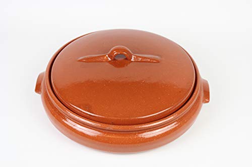 OLLA DE BARRO BAJA MODELO CAZUELA BAJA. (Medidas exterior ancho asas 30,2cm, diámetro interior 28,6cm x altura con tapa 11,6cm, sin tapa 7,3cm x diámetro base inferior 30,2cm) 2,5litros