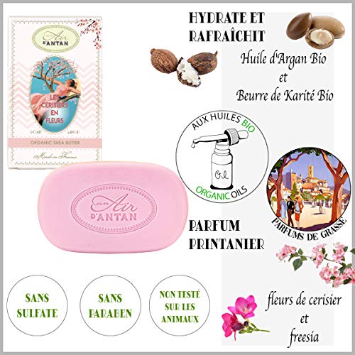 Set De Accesorios De Baño Y Jabones/Un Air D'Antan®/ 2 Jabones Franceses Con Flores De Cerezo Y Fresia 2x 100g, 2 Toallas Para Manos, 1 Jabonera. Regalos Para Mujer/Bolsa De Yute/Regalo Original